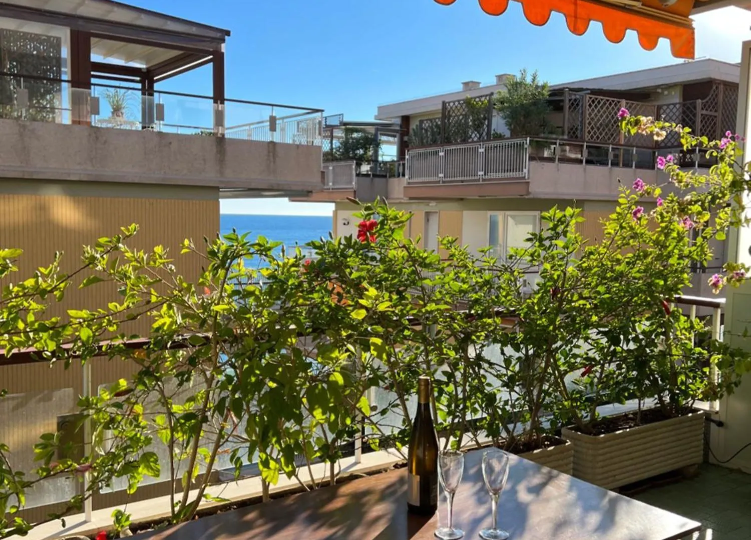 Tre Ponti Beach Apartment - Terrazzo Vista Mare Sanremo